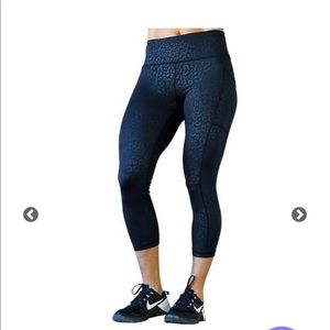 New* Black leopard print leggings M